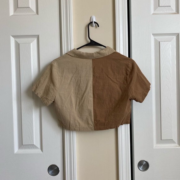*SOLD* Colorblock cropped button down - Picture 3 of 3